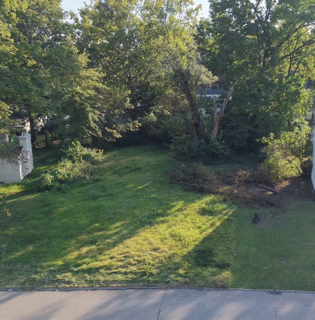 "Land at 1106 Darr Dr, Bellefontaine Neighbors 63137"