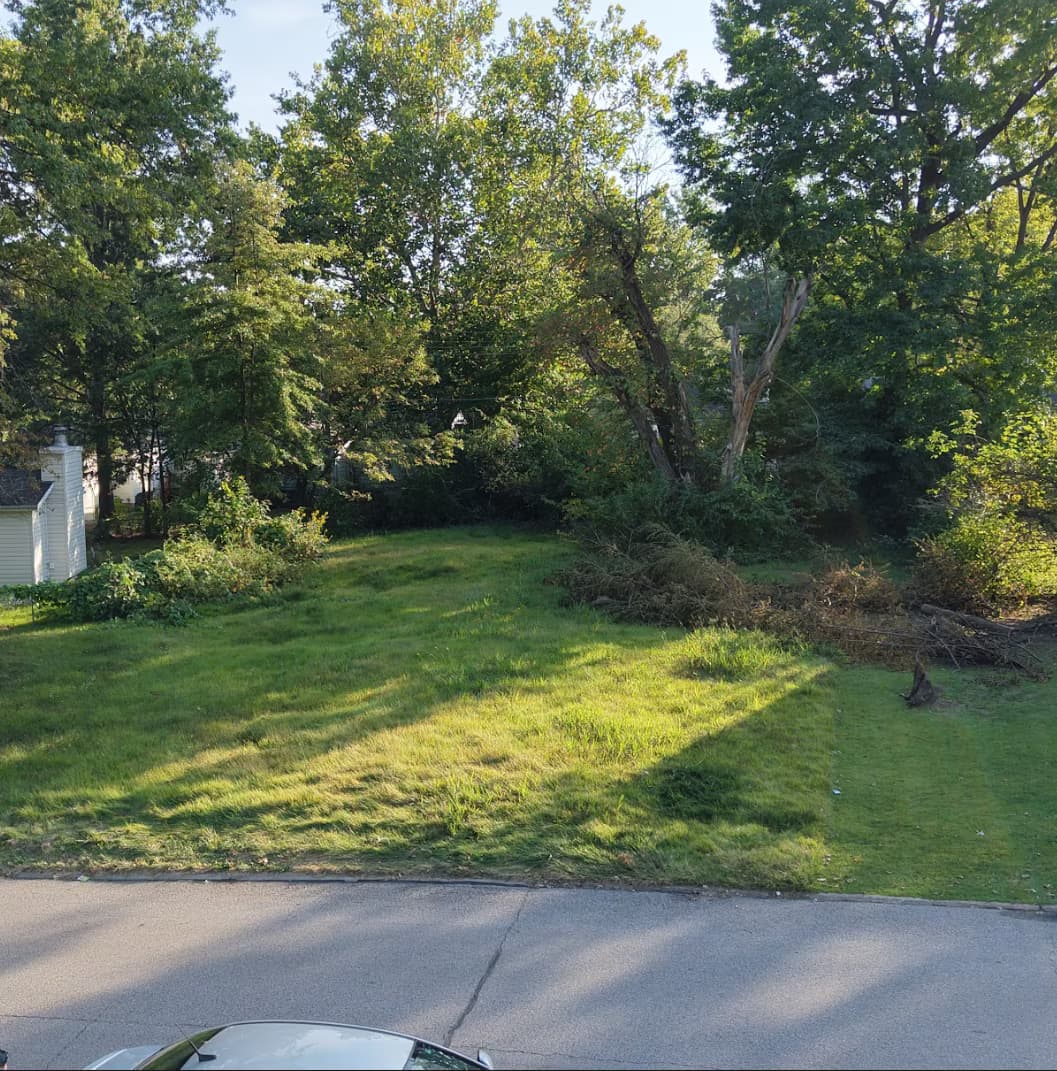 "Land at 1106 Darr Dr, Bellefontaine Neighbors 63137"