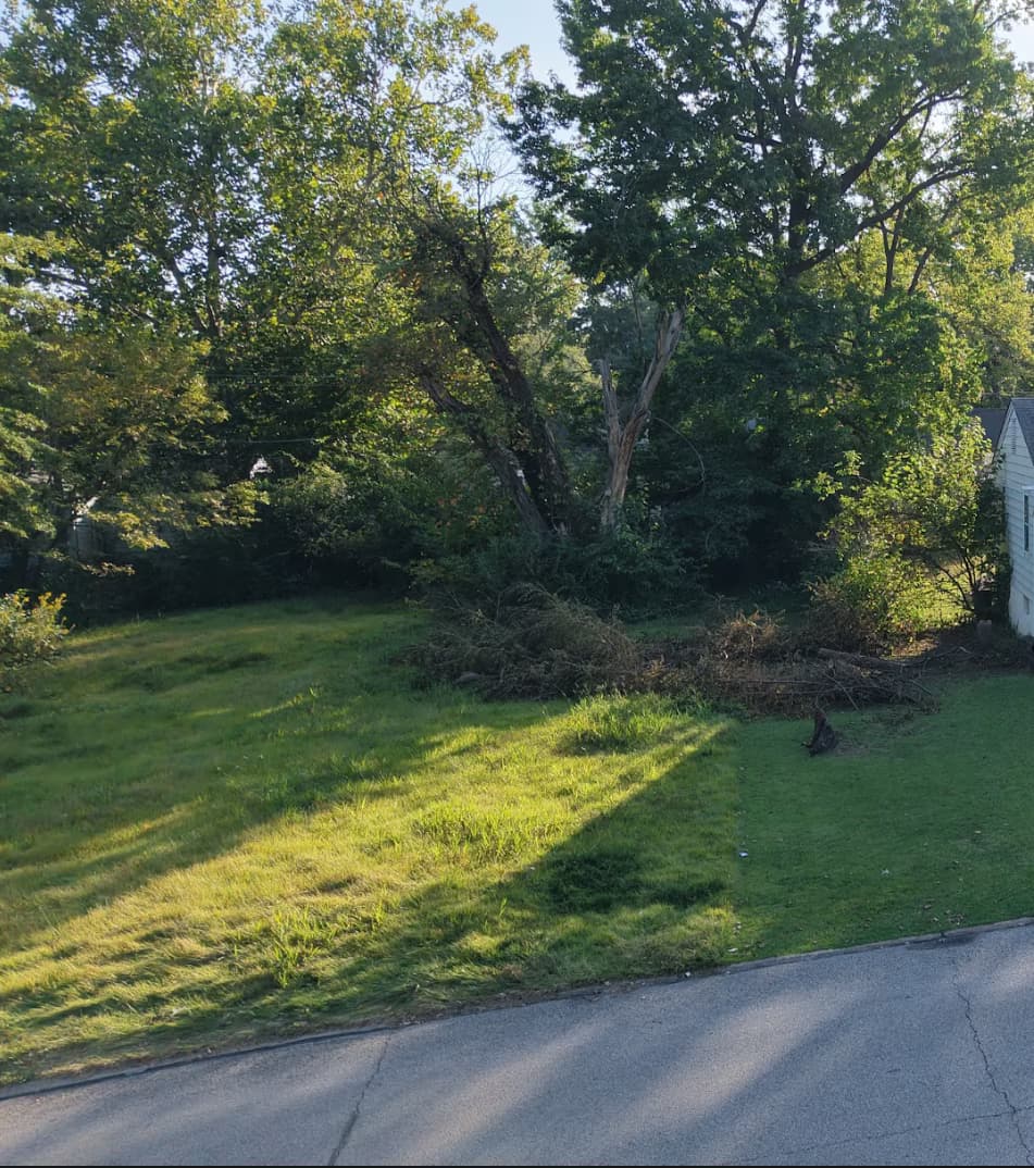 "Land at 1106 Darr Dr, Bellefontaine Neighbors 63137"